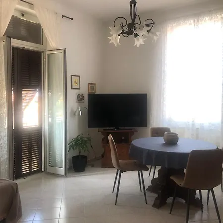 Con Posto Auto Privato Apartman *