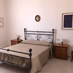 Con Posto Auto Privato Lejlighed Riva Ligure