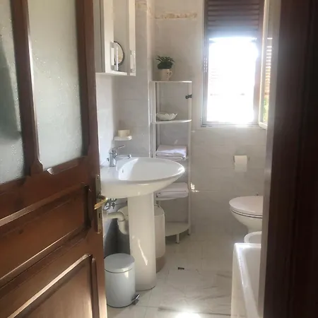 Con Posto Auto Privato 公寓 里瓦利古雷
