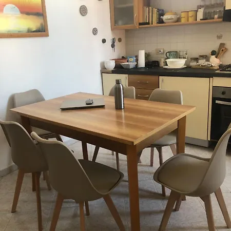 Con Posto Auto Privato *