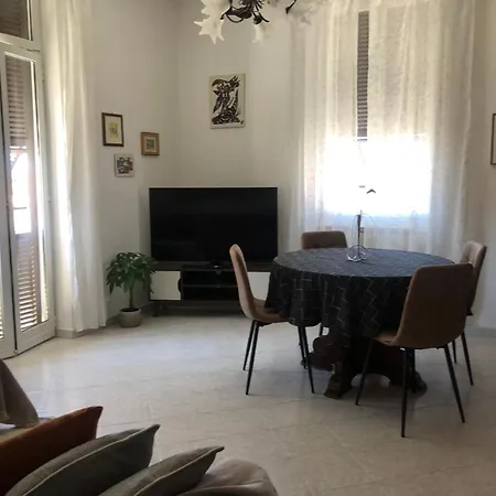 Con Posto Auto Privato * Riva Ligure