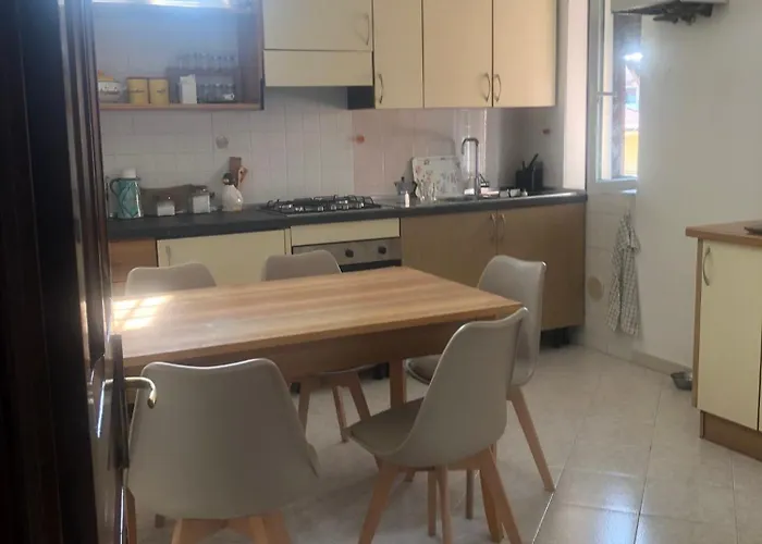 Lägenhet Con Posto Auto Privato *