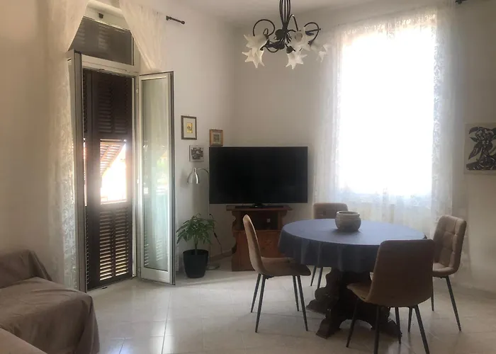 Con Posto Auto Privato Lägenhet *