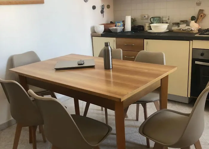 Con Posto Auto Privato *