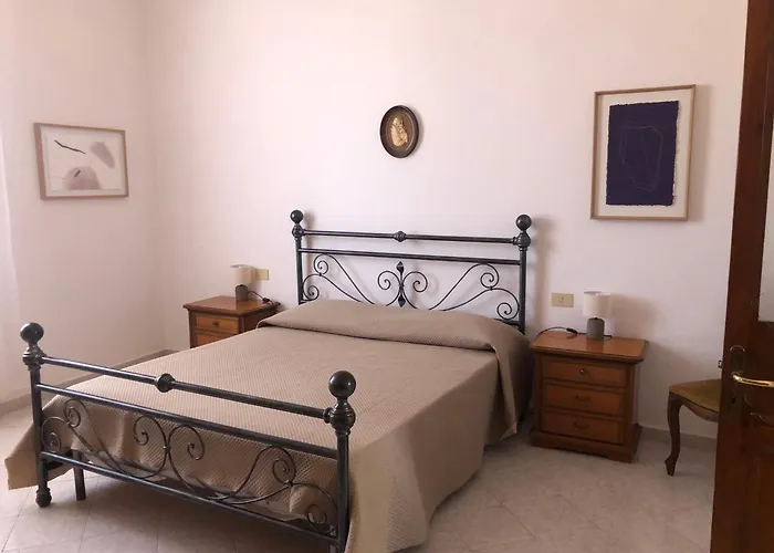 Con Posto Auto Privato Lägenhet Riva Ligure