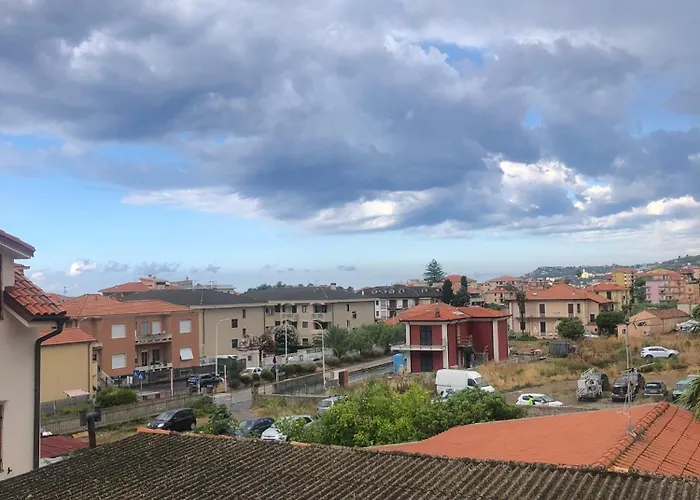 Con Posto Auto Privato Lägenhet Riva Ligure